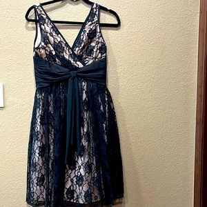 Maggy London beige with black lace overlay middling dress